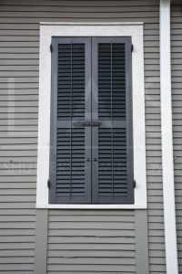 LAS exterior shot of colonial shutter hinge